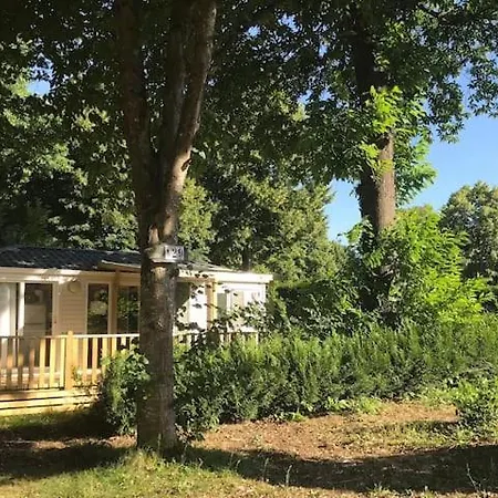 Climatise Dans Un Bel Ecrin De Nature キャンプ場