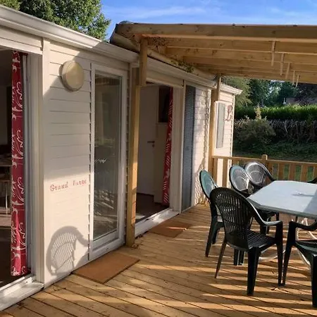 Climatise Dans Un Bel Ecrin De Nature キャンプ場